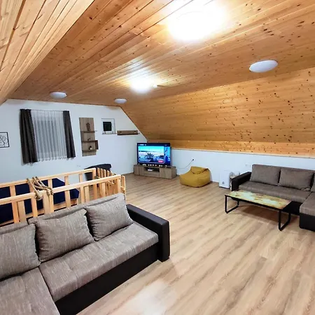 Dom wakacyjny Forest 2024 Lábatlan